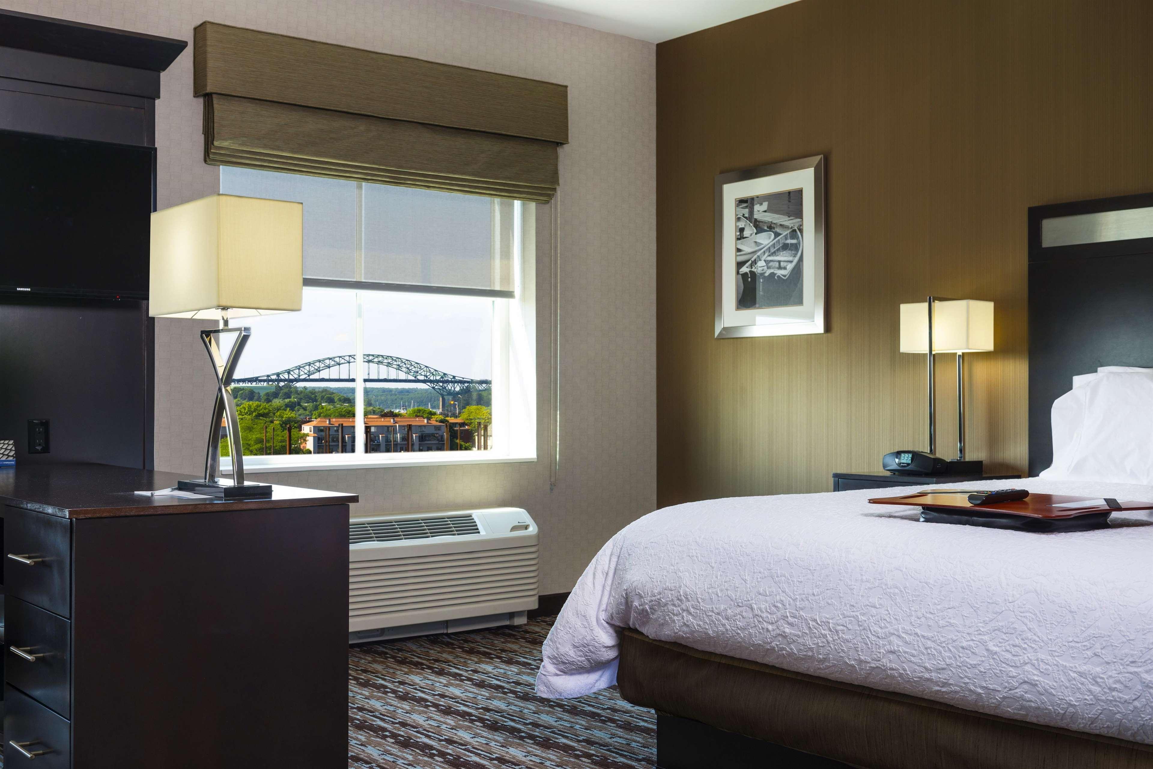 Hampton Inn & Suites Portsmouth Downtown Buitenkant foto