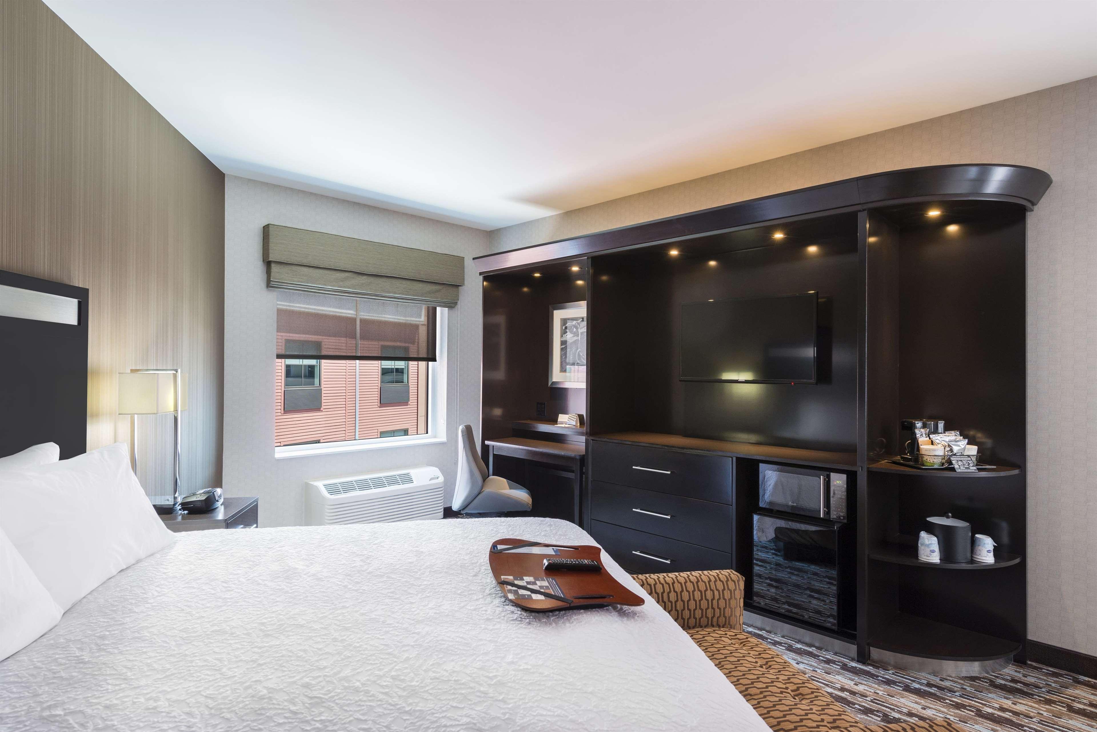 Hampton Inn & Suites Portsmouth Downtown Buitenkant foto