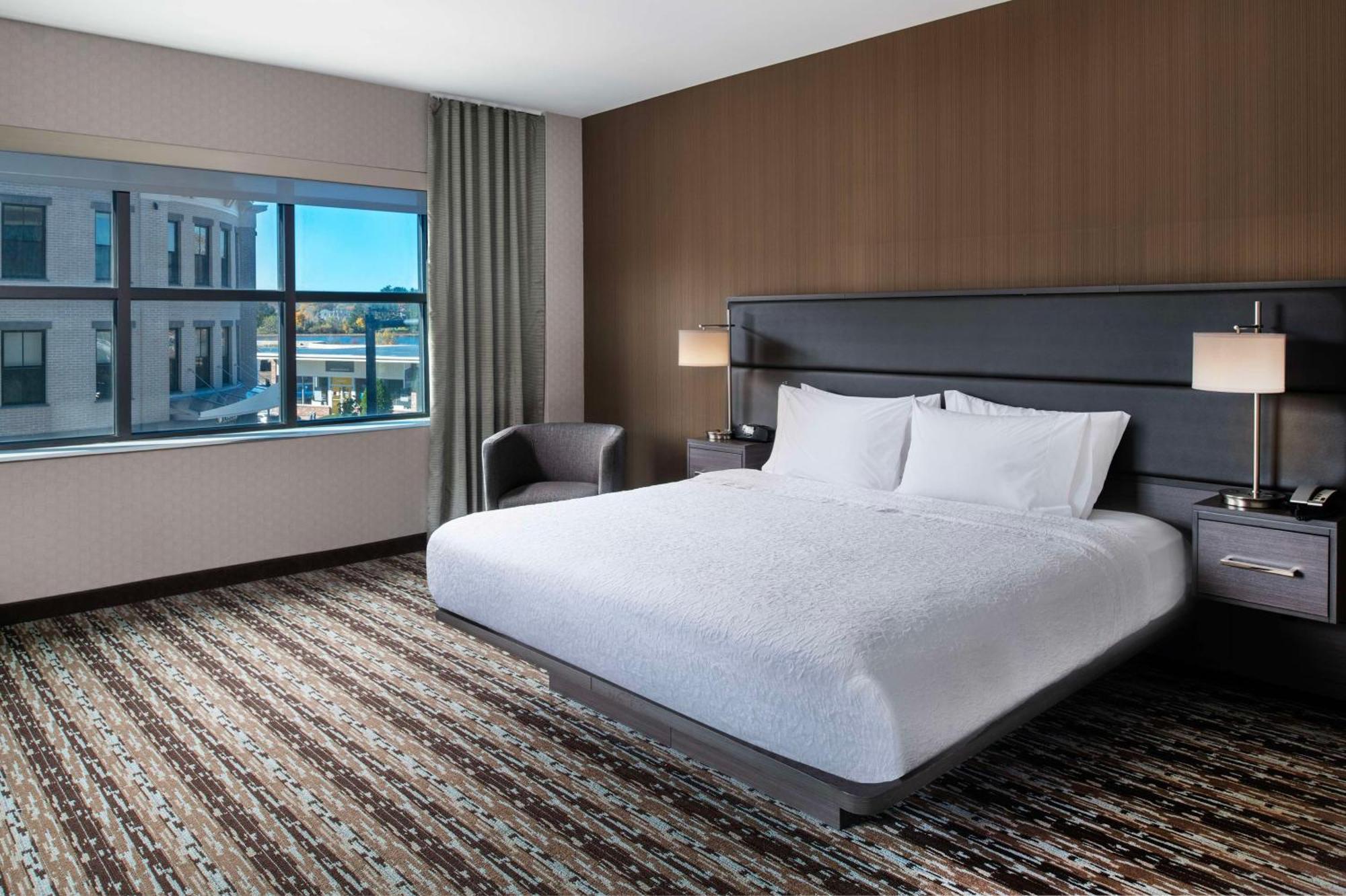 Hampton Inn & Suites Portsmouth Downtown Buitenkant foto