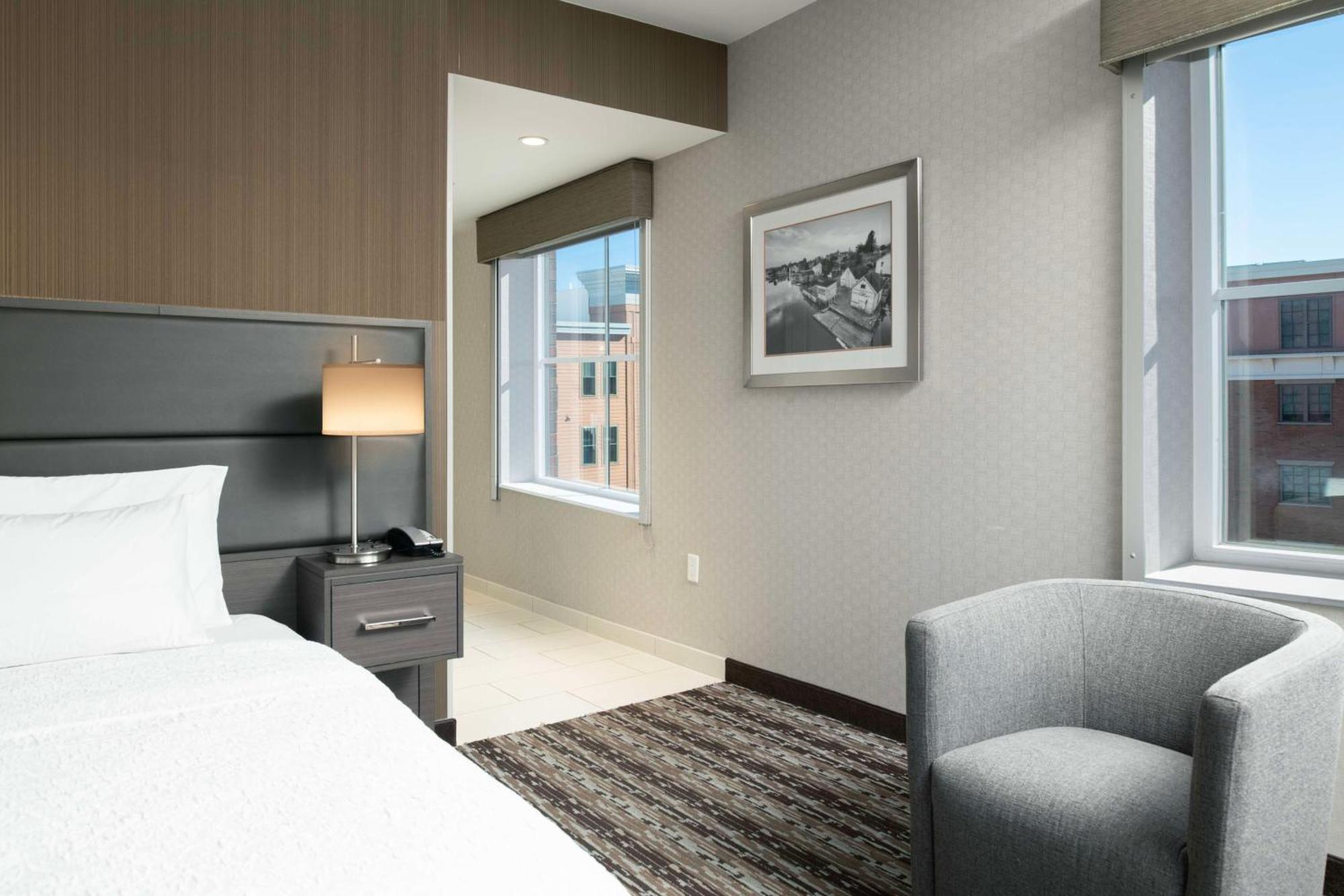 Hampton Inn & Suites Portsmouth Downtown Buitenkant foto