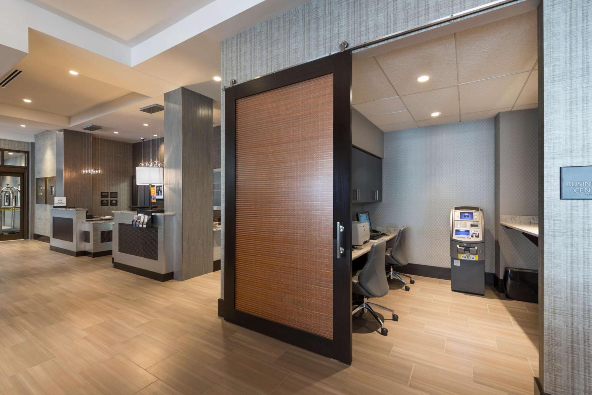 Hampton Inn & Suites Portsmouth Downtown Buitenkant foto