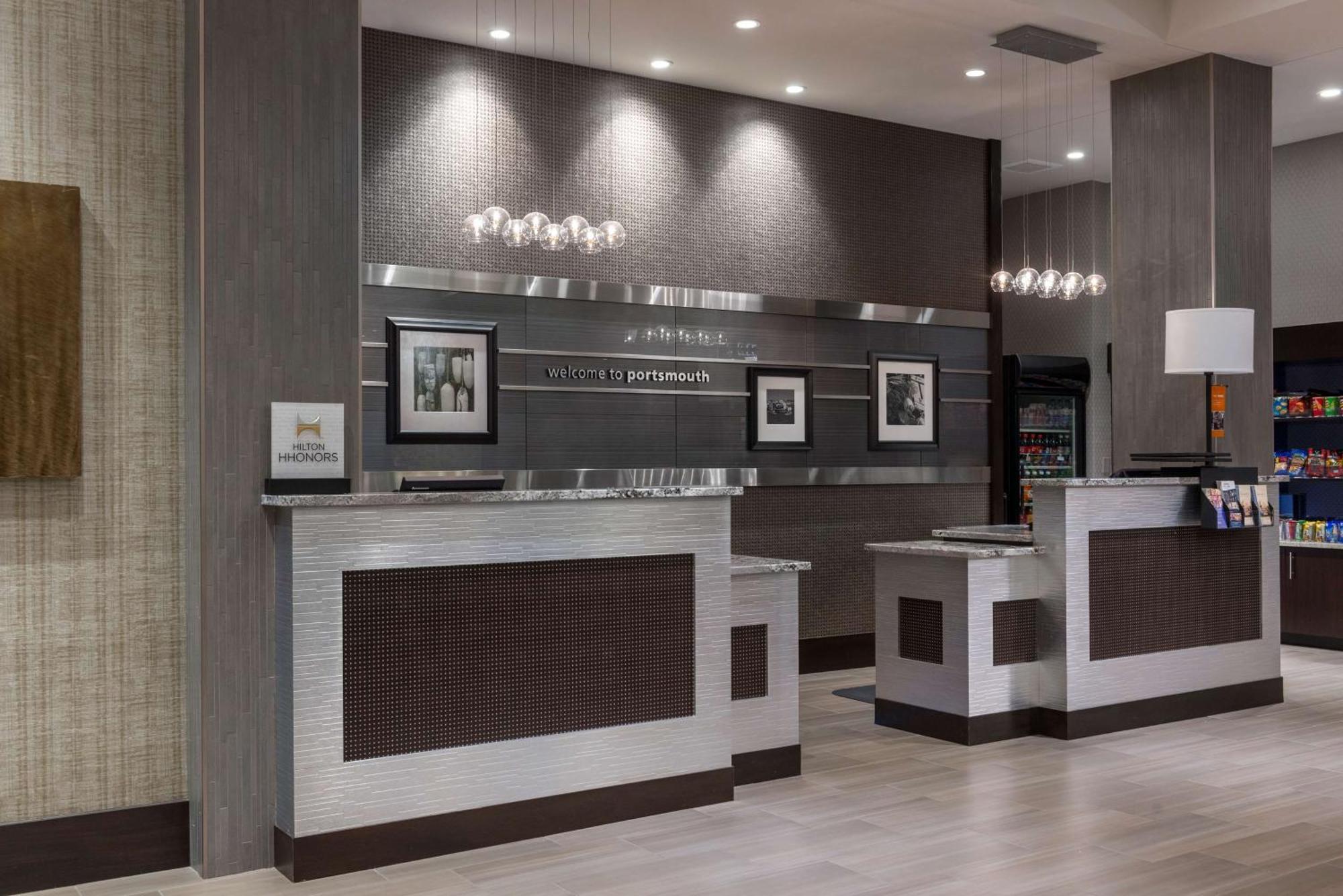 Hampton Inn & Suites Portsmouth Downtown Buitenkant foto